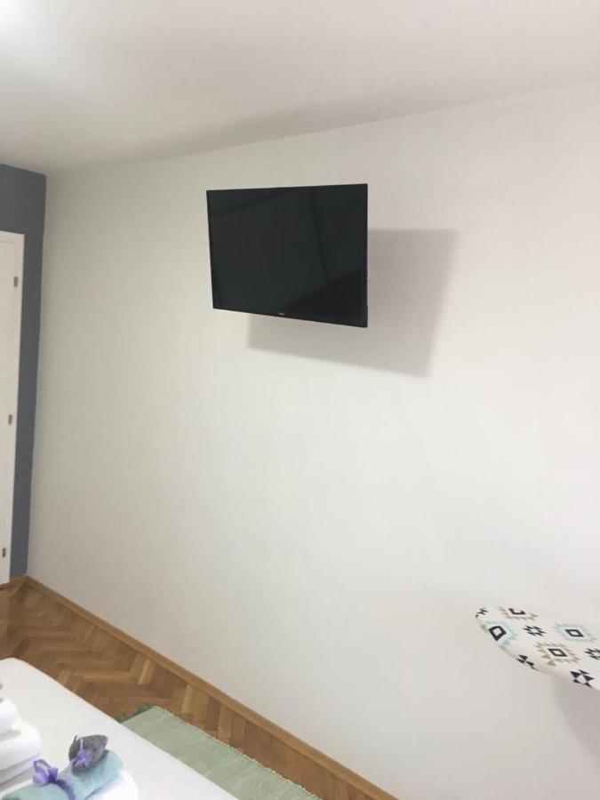סלאטינה Apartments Sara מראה חיצוני תמונה