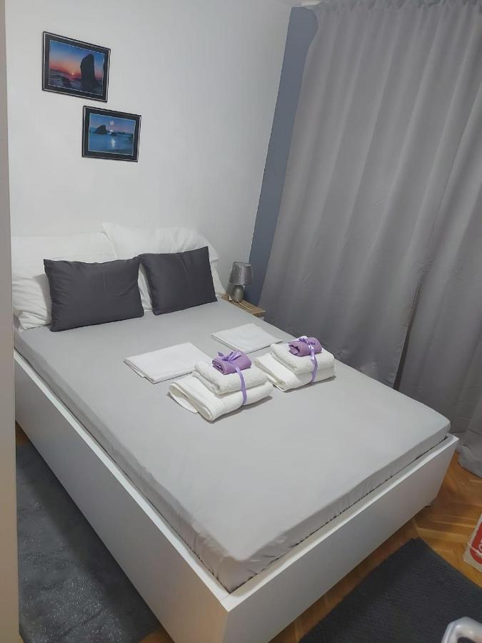 סלאטינה Apartments Sara מראה חיצוני תמונה