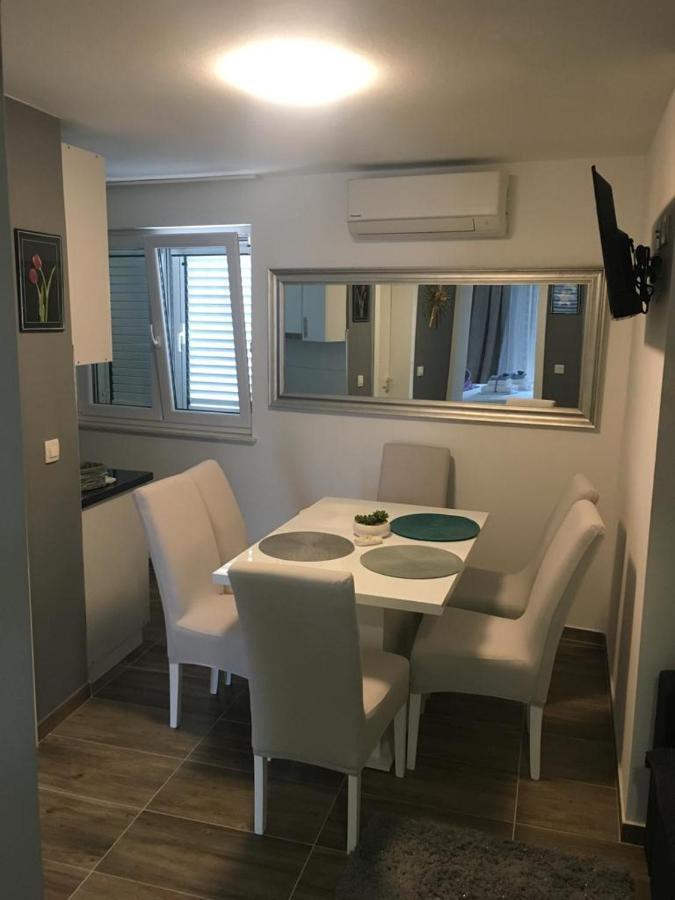 סלאטינה Apartments Sara מראה חיצוני תמונה
