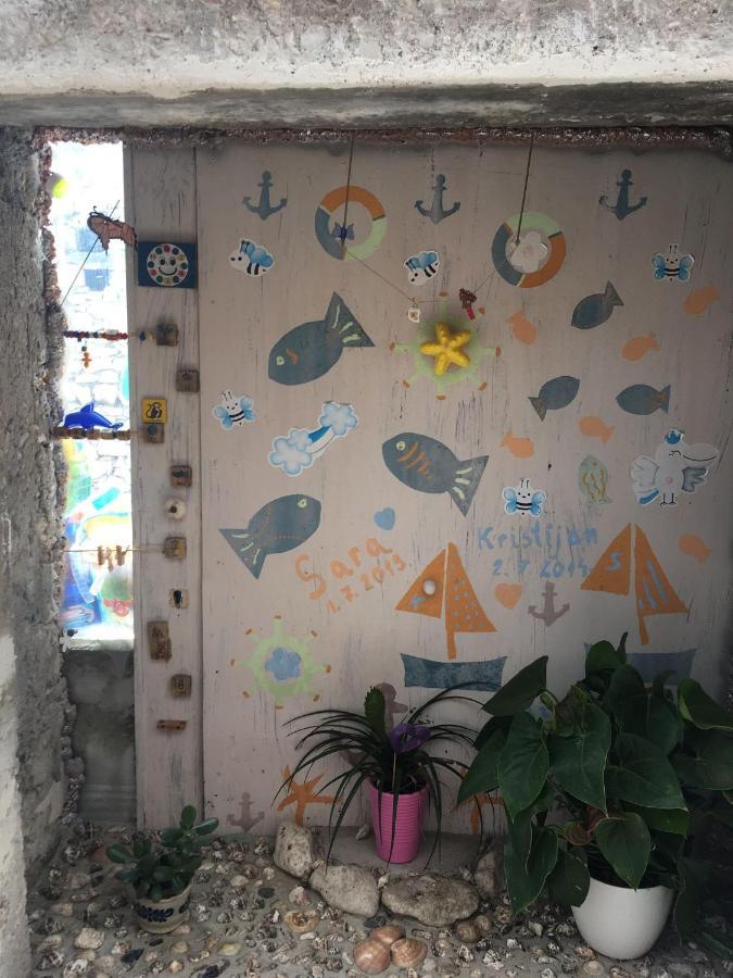 סלאטינה Apartments Sara מראה חיצוני תמונה