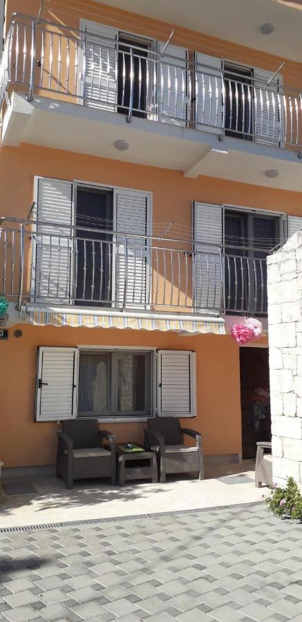 סלאטינה Apartments Sara מראה חיצוני תמונה