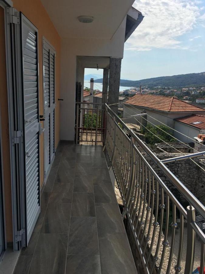 סלאטינה Apartments Sara מראה חיצוני תמונה